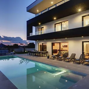 https://villa-aquarius-pula.in-istria.net