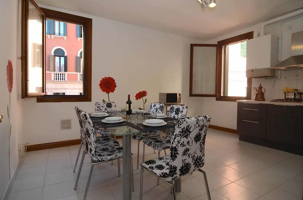 Venice Speon Canal Views Wifi Apartment